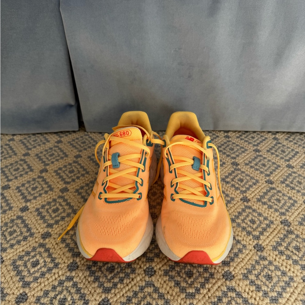 New Balance Woman’s Fresh Foam 680 V8